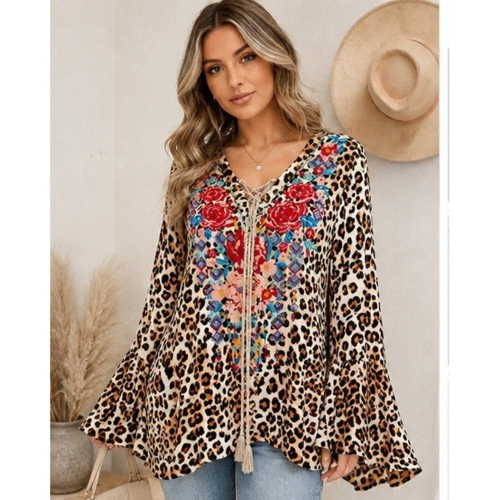 Savanna Jane Blouse Womens Small Boho Leopard Floral Embroidered Bell Sleeve Top